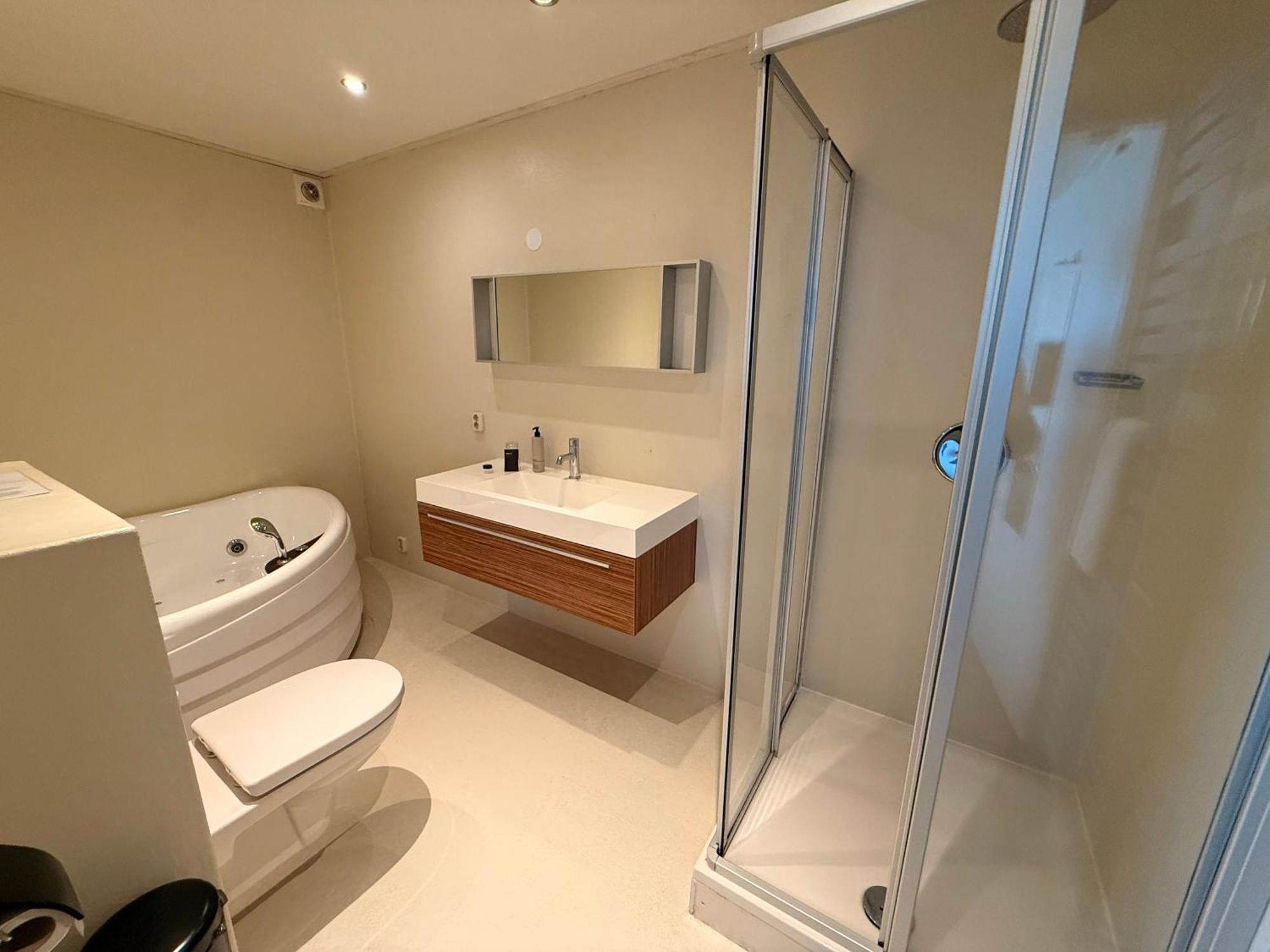 Hotel Bij Hen Op Ameland